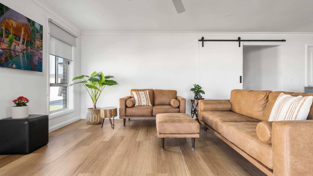 Kelso House | Brilliant Brennan - Modern 4 Bed, 2 Bath Home