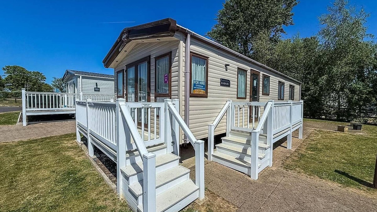Caister-on-Sea House | Brilliant caravan for hire at Caister Haven Holiday Park in Norfolk ref 30011H
