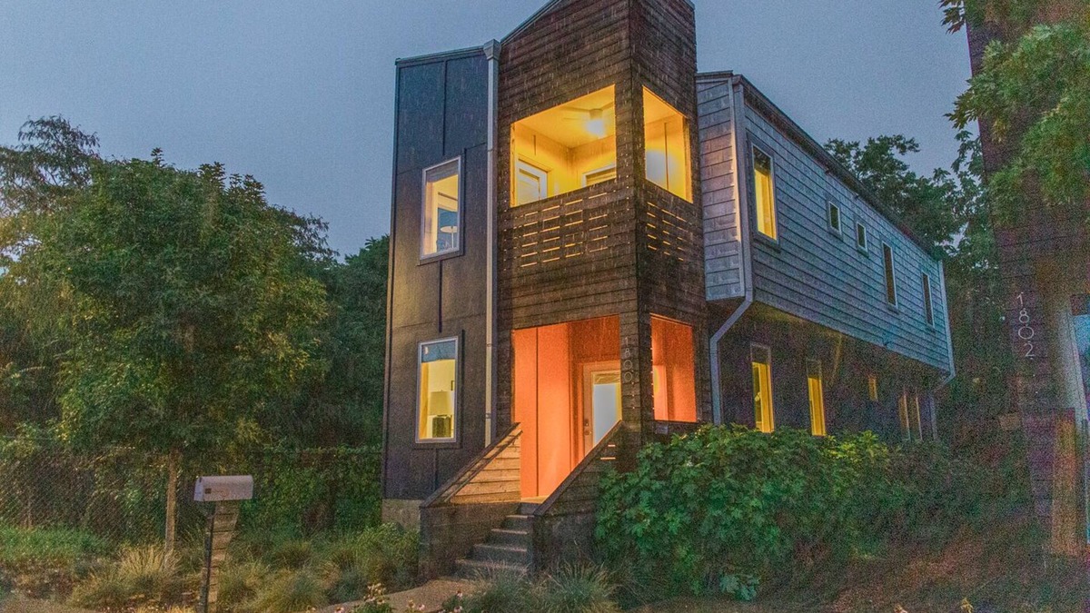 Chattanooga House | Brilliant Southside Home on 2 Acre Park + Pet Friendly