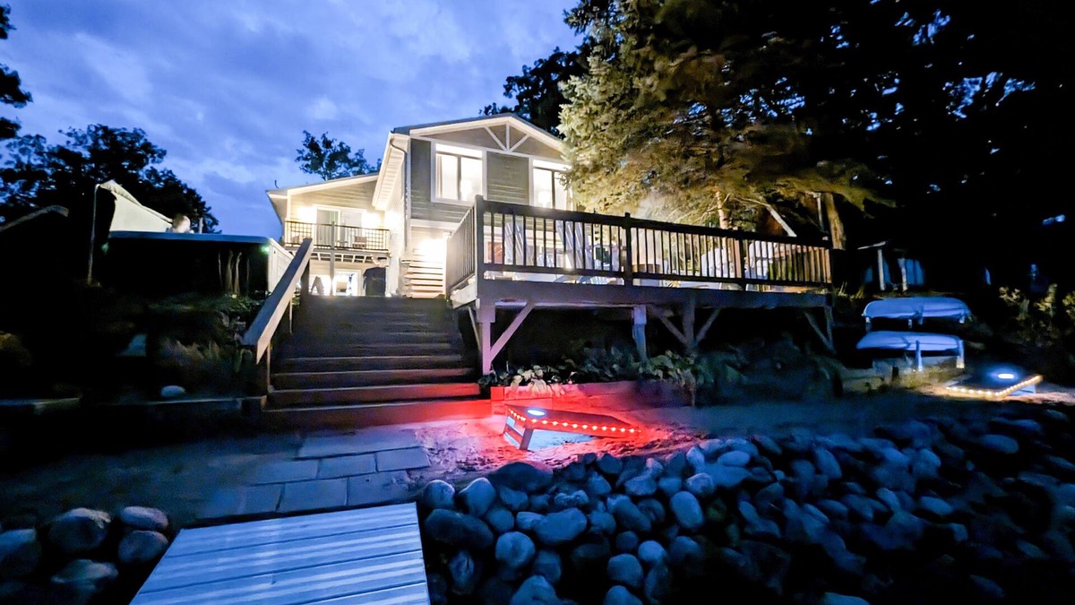 Wautoma House | Bring the entire Family to Silver Lake!