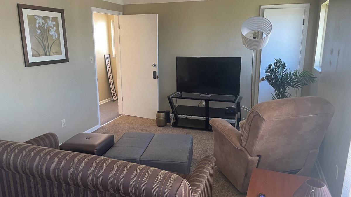 Garfield Heights Apartment | Bring the family to this great place with lots of room. 3 BR, 1 Bath, Kitchen.