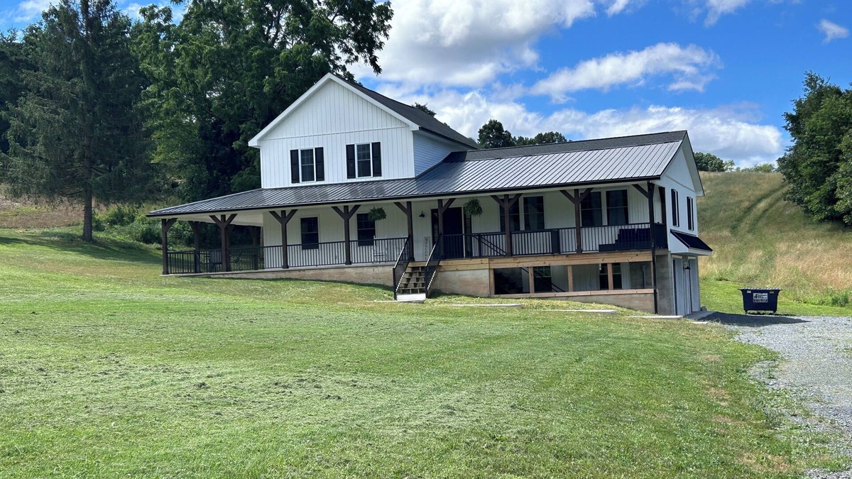 Calvin House | Bring the whole family to this large beautiful home!