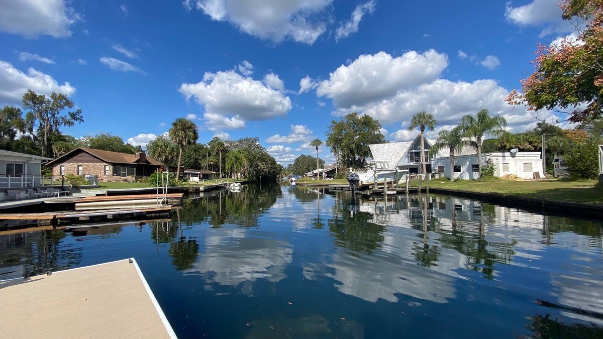 Crystal River House | Bring your Boat and Enjoy Crystal River! Fish & See Manatee at Our Dock