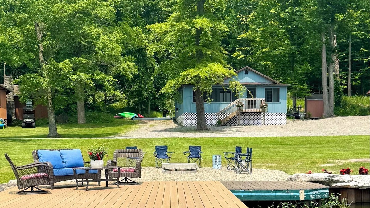 Stoneboro Cabin | Bring your boat and make wonderful memories at this beautiful lakefront cottage!