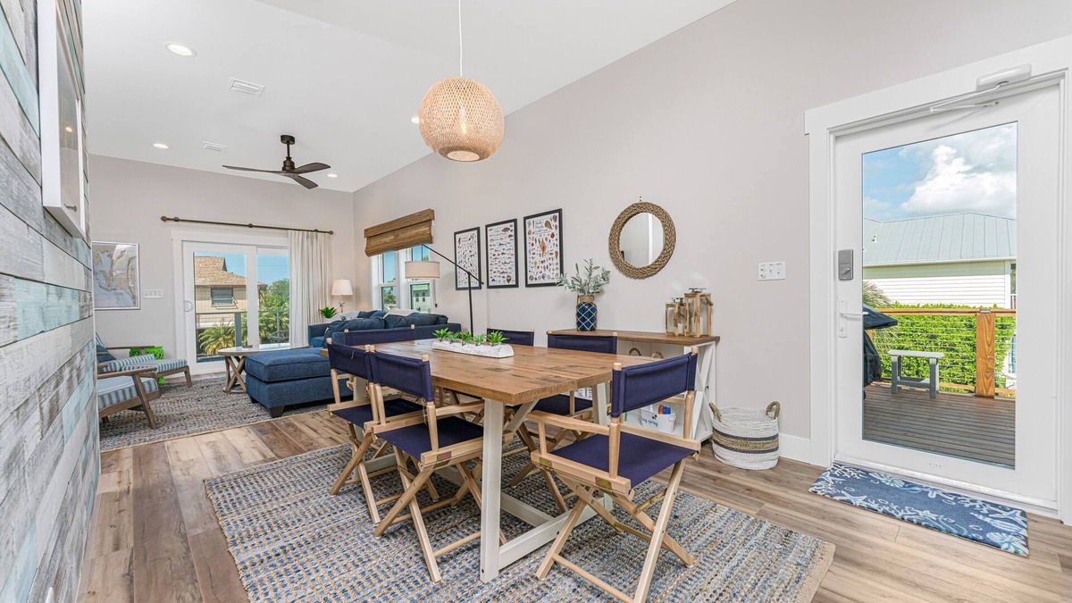 Englewood Cottage | Bring your boat to our cozy cottage in a quiet waterfront community.