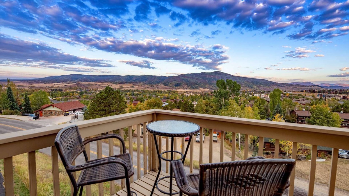Steamboat Springs House | Bring Your Dog! Spacious Home, Views, Private Hot Tub, Near FreeBus, Garage-W/D-Grill-Wood Fireplace