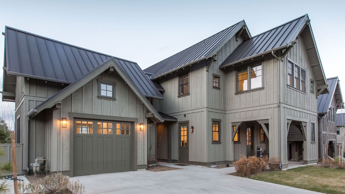 Bend House | Bring your π² ~ resort pool + amenities ~ near Bachelor ~ concert shuttle ~ wifi