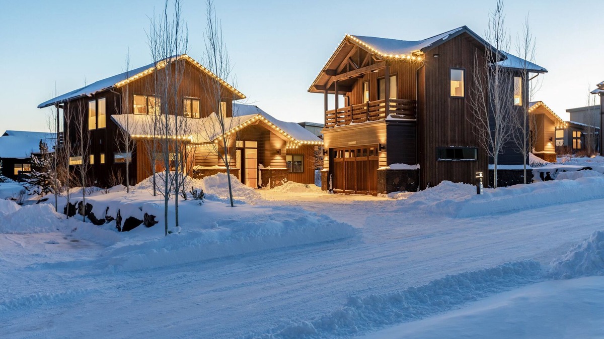 Bend House | Bring your 🚲~ resort pool ~ amenities ~ trails ~ golf ~ hot tub ~ Bend ~ 🐶
