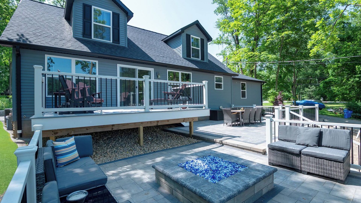 Sister Lakes House | Briona Dreams - Brand new 4 bedroom home on Magician Lake with modern amenities.