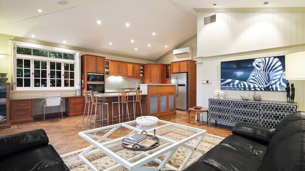Paddington House | Brisbane Inner City 2 Bedroom home. Minutes walk to supermarkets and eateries