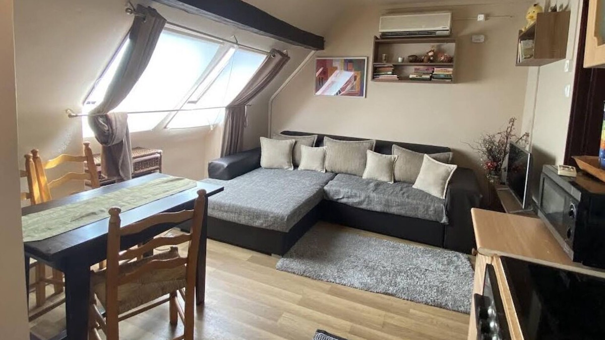 Baja Apartment | Bristol Apartments - Two Bedroom Apartment