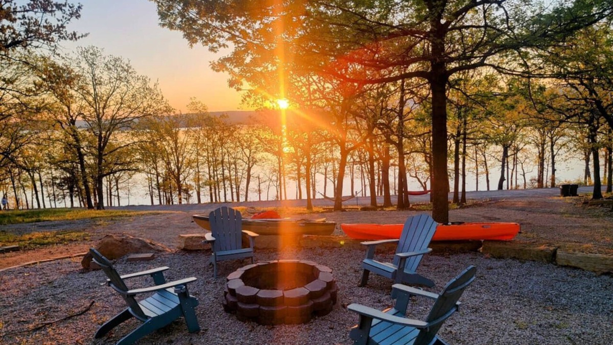Blocker Cottage | Bristow Blue- Lakefront with boat ramp access, dog friendly!