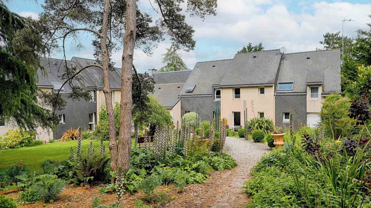 Auray Hotel | Brit Hotel Le Branhoc