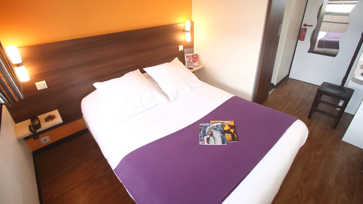 Bron Hotel | Brit Hotel Lyon Eurexpo