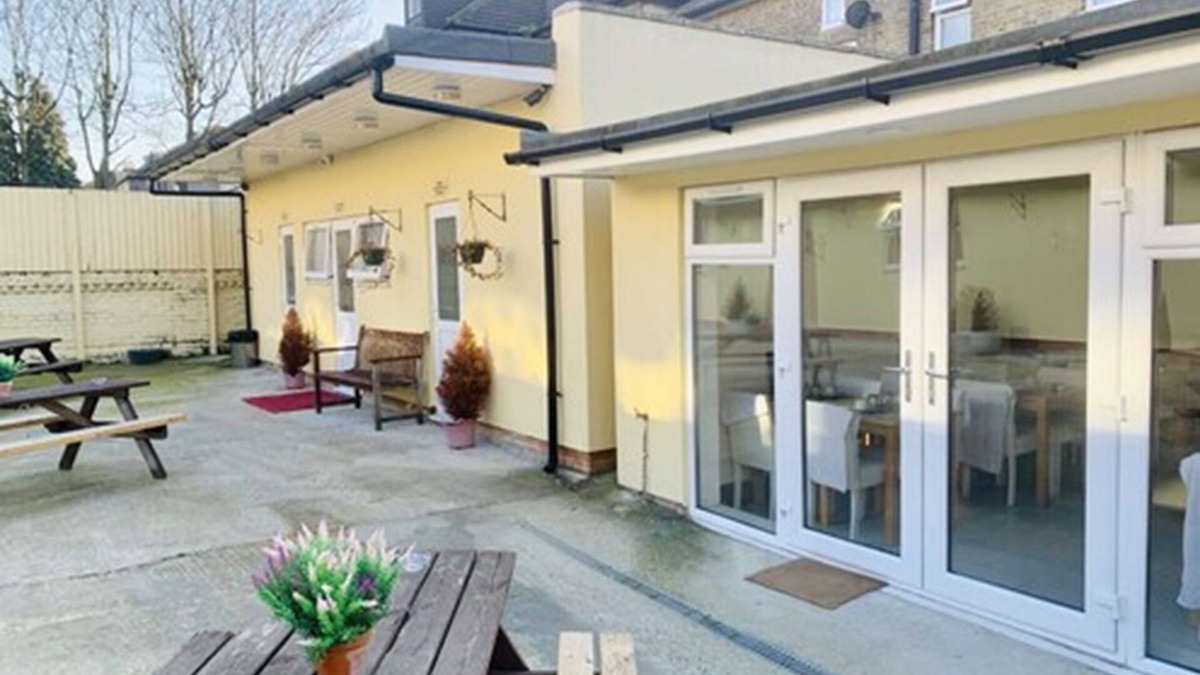 Valentines Hotel | Britannia Inn Hotel