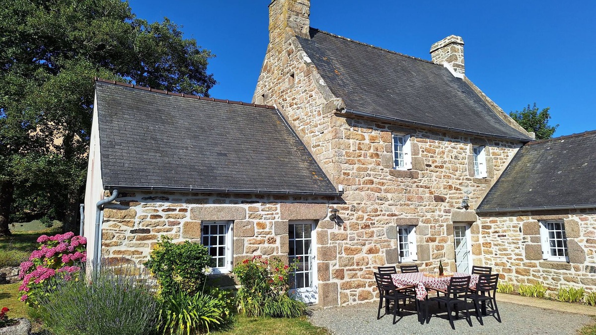 Plourin House | Brittany stone house, all comforts, fully renovated