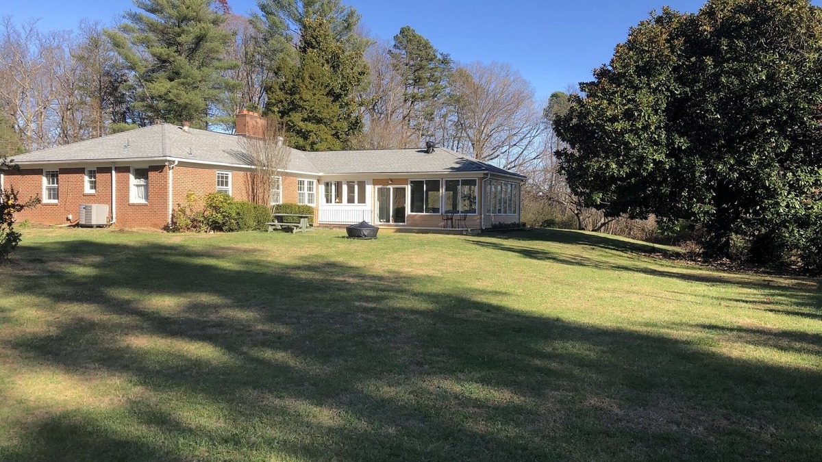 Charlottesville House | Broad Reach Secluded cottage with open living space, sunset deck, big yard