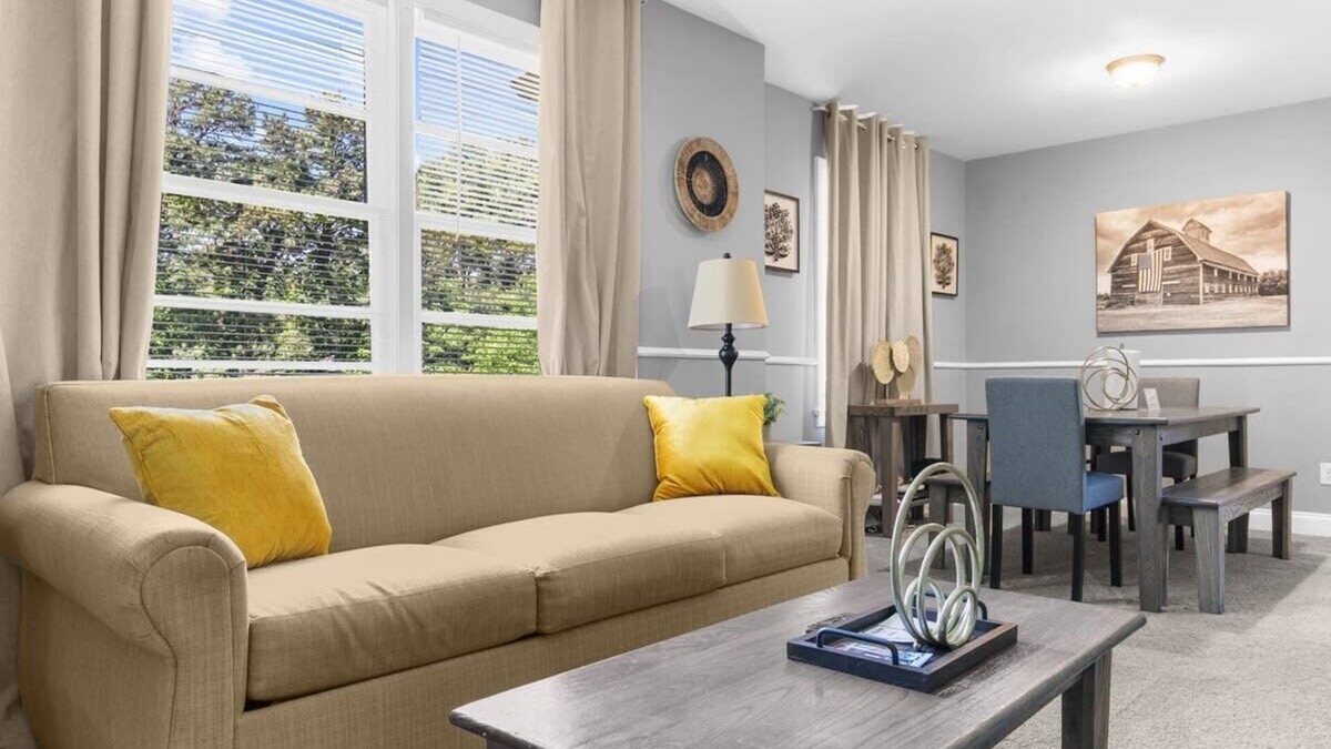 New Castle House | Broadmoor Bungalow - Unit A