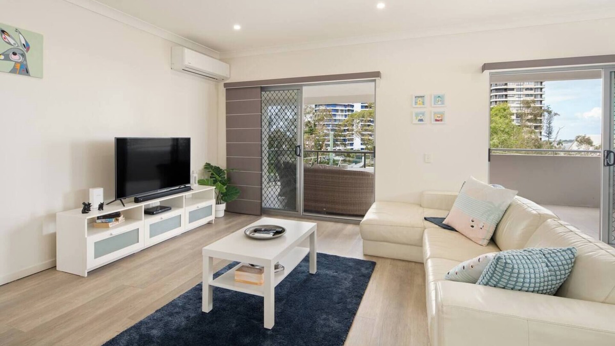 Runaway Bay Apartment | Broadwater Days Breezy Resort Living by the Bay