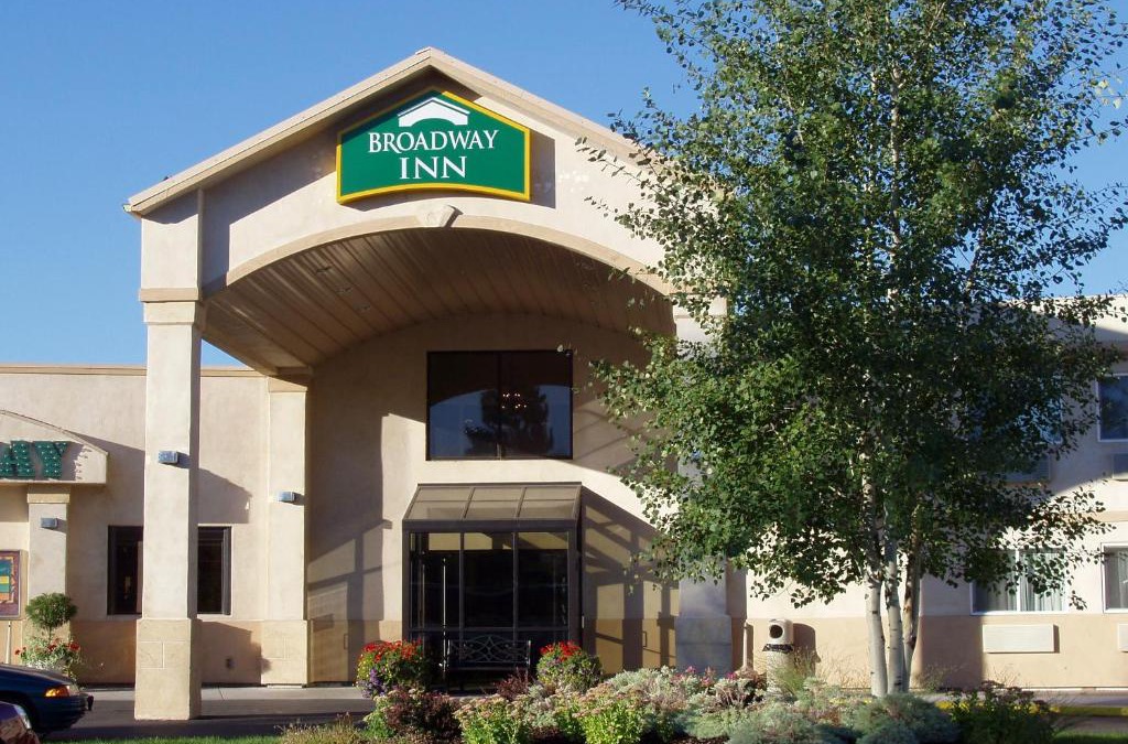Westside Hotel | Broadway Inn Conference Center