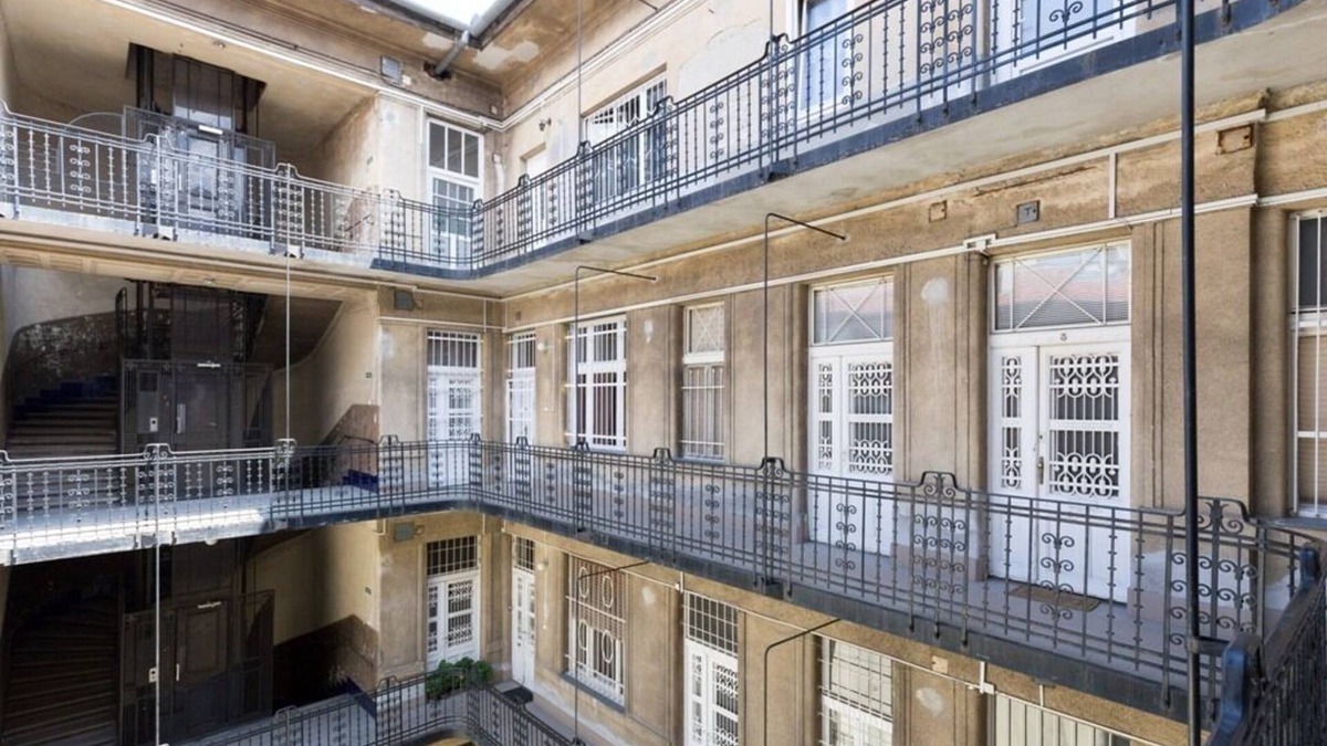 Terezvaros Apartment | Broadway Soho London Budapest
