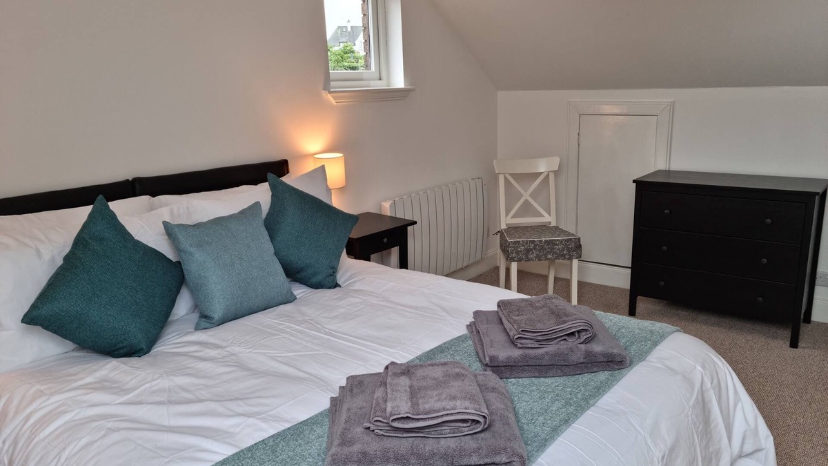 Drymen Apartment | Broarrans Loft - Bright Upper Floor 2 Bedroom Flat in Drymen