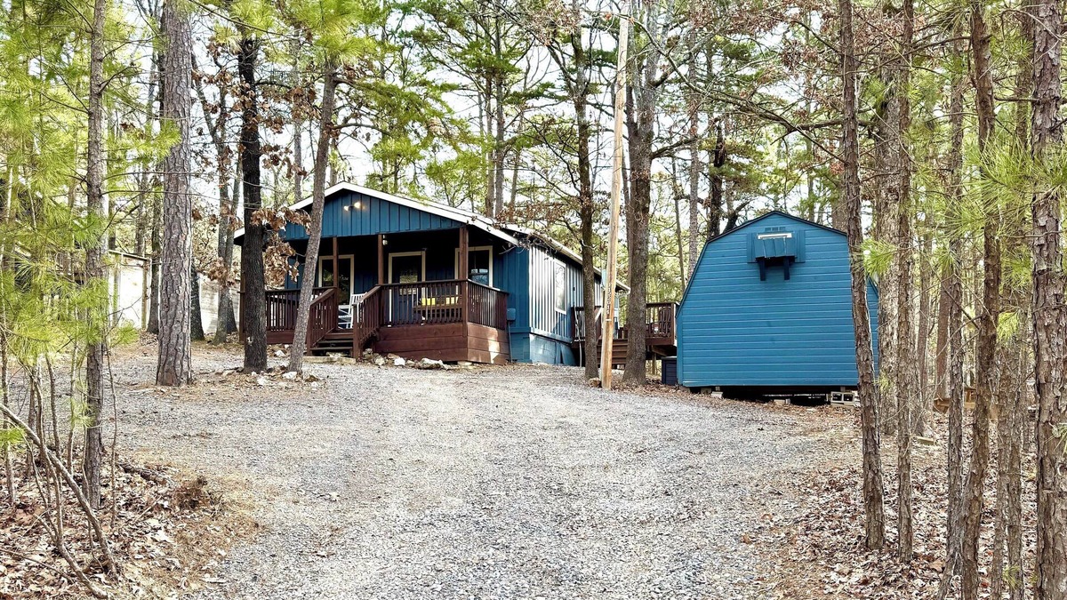 Broken Bow Cabin | Broken Bow Cabin w/Hot Tub + Game Room!