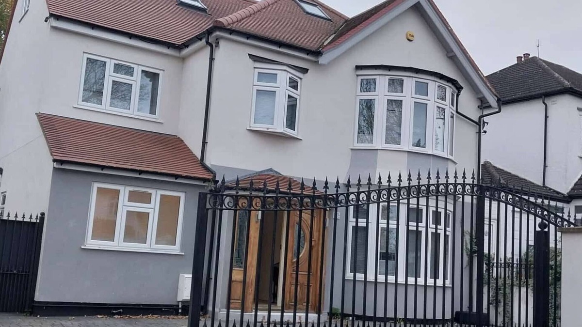 Downham House | Bromley Manor - Spacious 11 Bedroom House