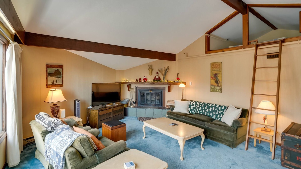 Bromley Mountain Condo | Bromley Mountain Escape w/2 Balconies: Hike & Ski