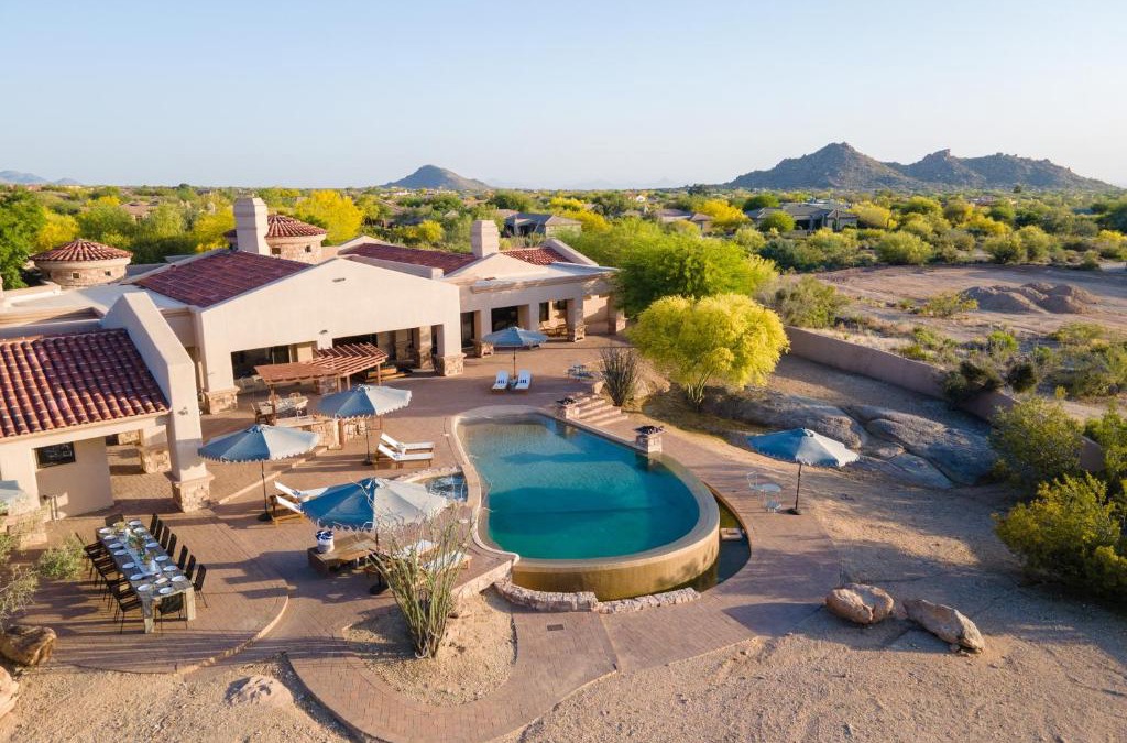 Pinnacle Peak House | Bronco by AvantStay Incredible Views w Pool Hot Tub Outdoor Kitchen Game Room Movie Room