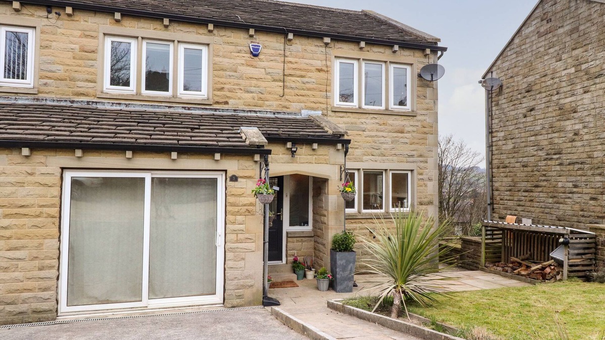 Haworth Cottage | BRONTE VIEW COTTAGE, pet friendly, with open fire in Haworth