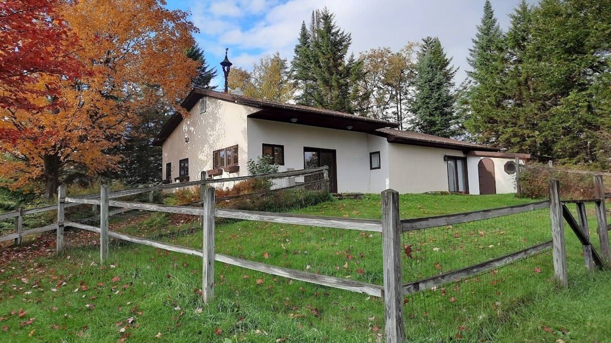 Morrisville House | Brook and Pine Retreat w/Sauna Near Stowe VT