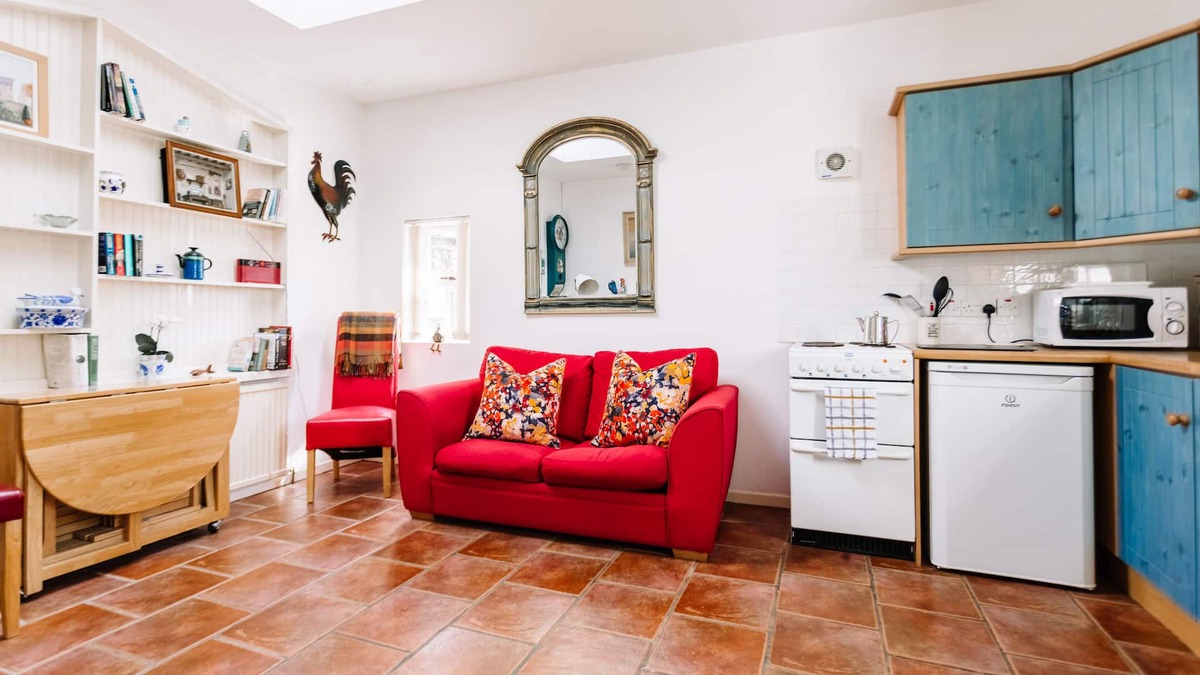 Lisburn Cottage | Brookhall Cottage Pear Tree