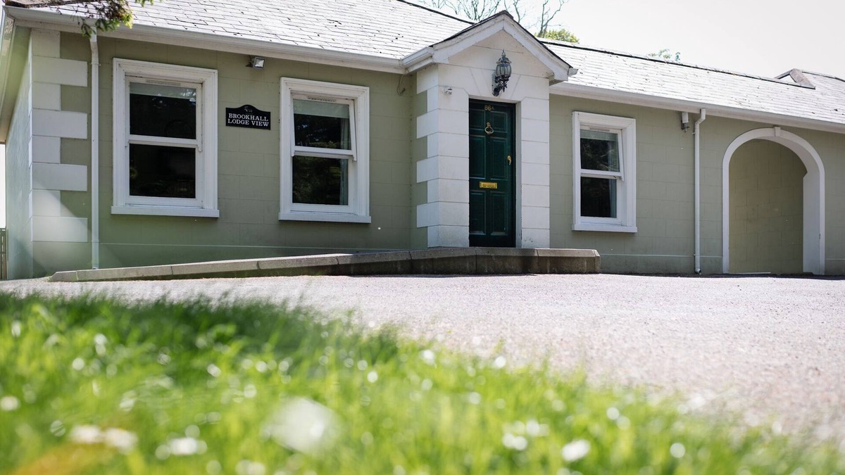 Lisburn Cottage | Brookhall Lodge View Cottage no.86a