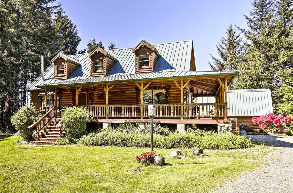 Brookings House | Brookings House on 3 Acres, Half Mile to Coast!