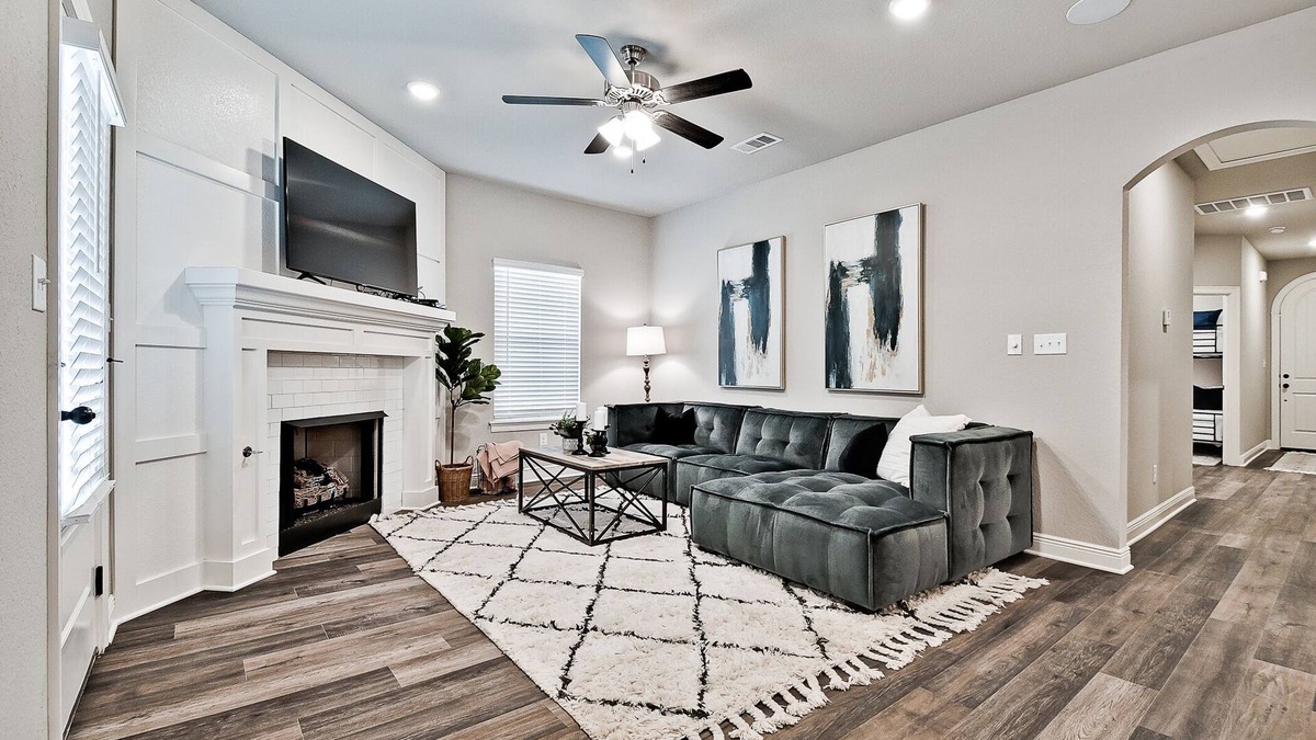 Fayetteville House | Brooklands Hideaway | Charming Historically-Inspired Cottage