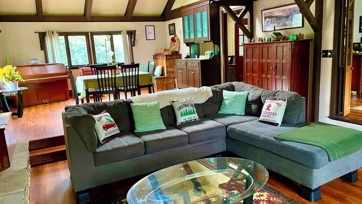 Brooklyn House | Brooklyn Bear Den: Charming 2-bedroom house