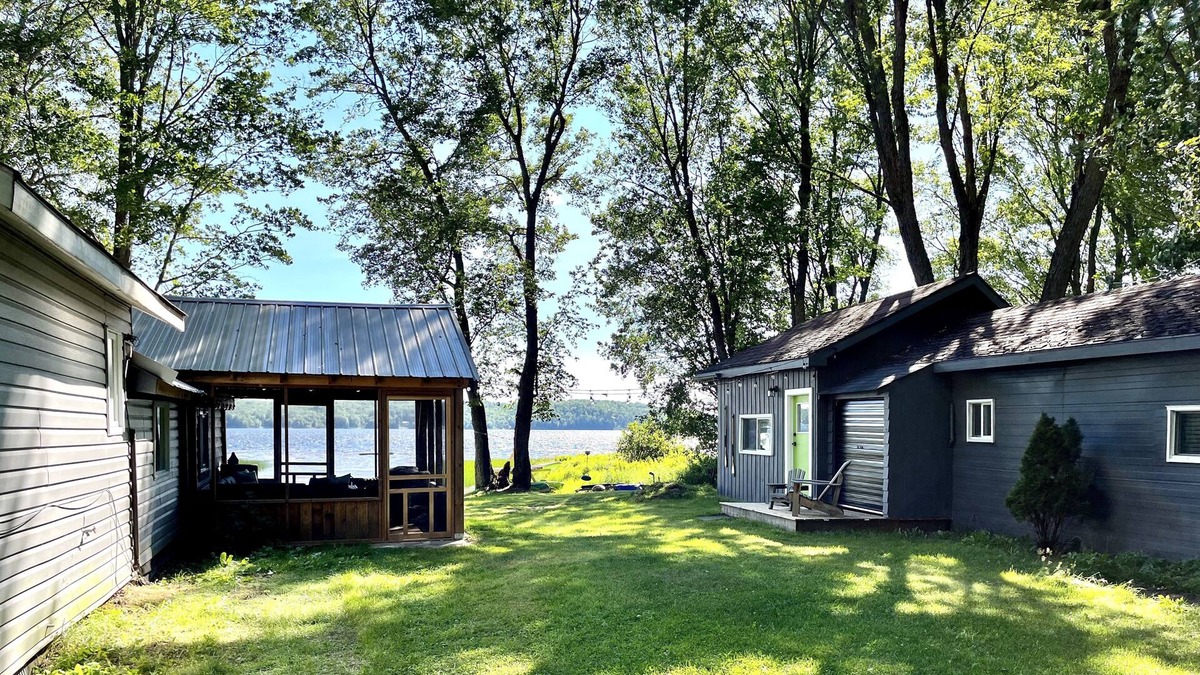 Armour Cottage | Brooks' & Laurie's Cottage on Pickerel Lake