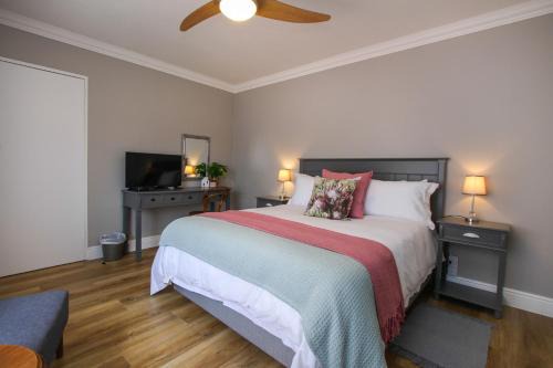 Heldervue Apartment | Brookshill - Protea suite