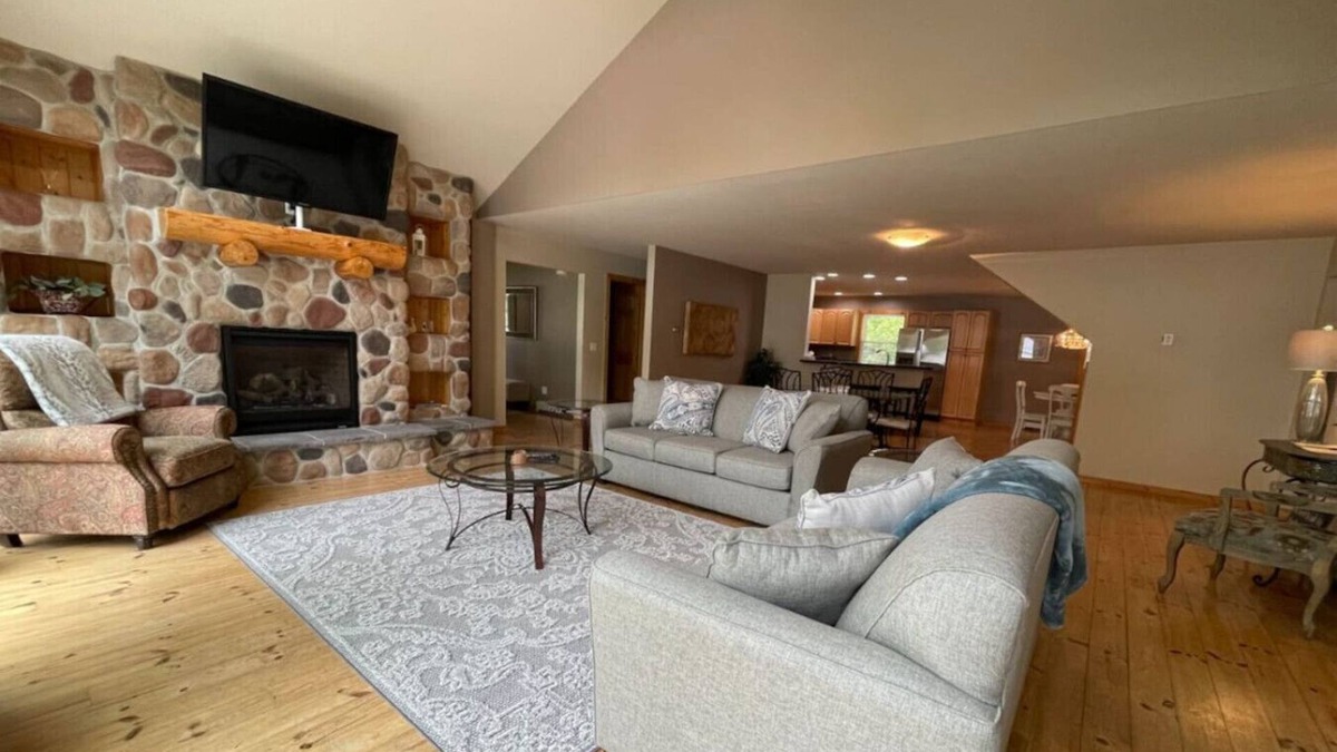 Grawn House | Brookside Cottages and Resort The Big House