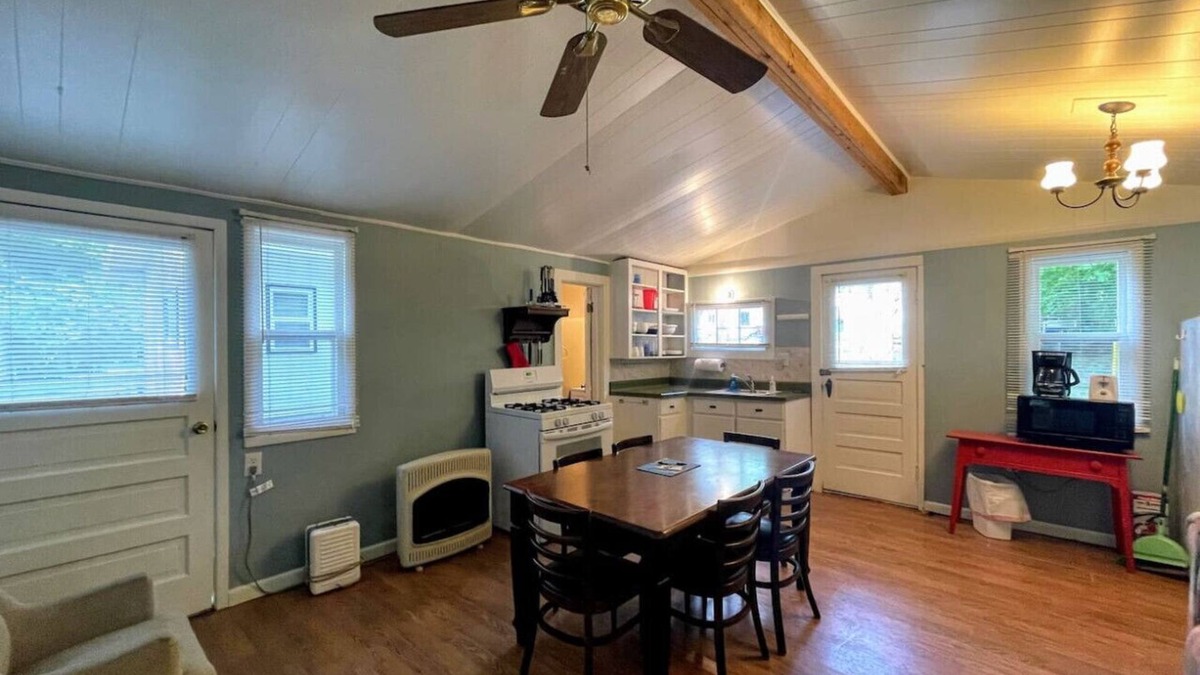 Grawn House | Brookside Cottages and Resort Lakeview Cottage