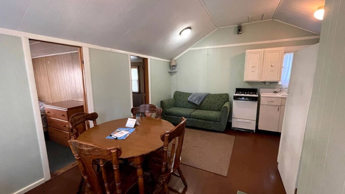 Grawn House | Brookside Cottages and Resort Willow Cottage