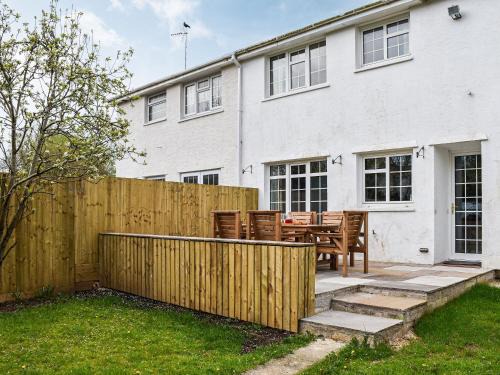 Bridgend House | Brookside