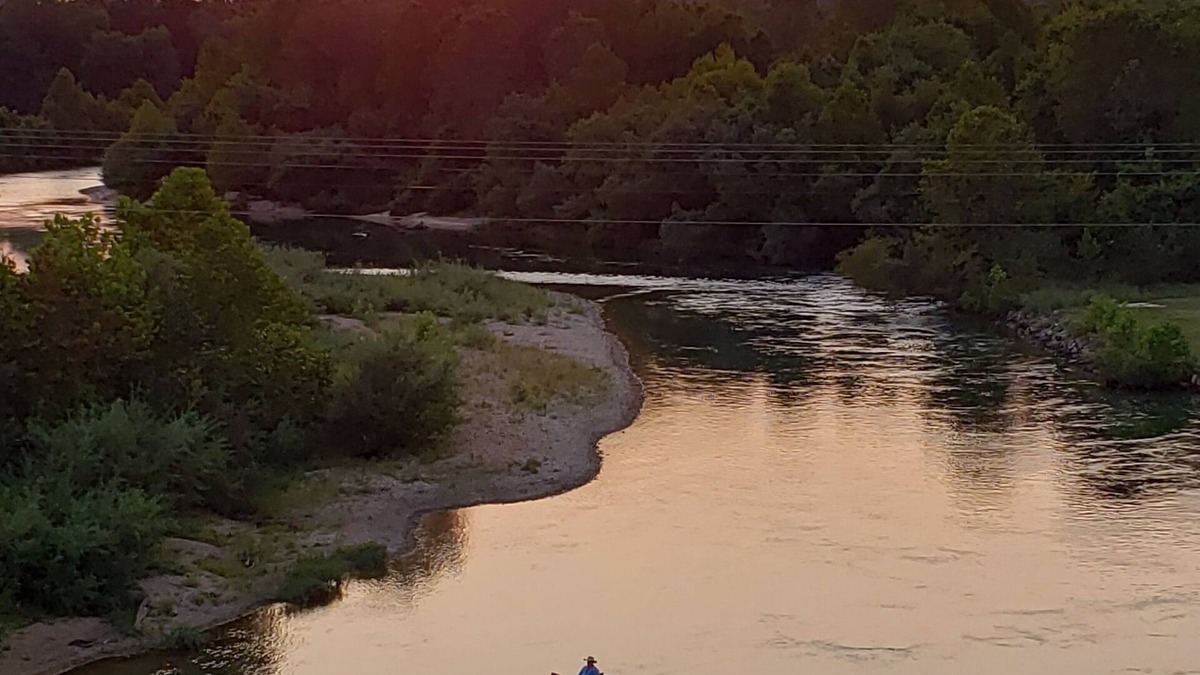 Van Buren Condo | Brookstone on Current River w/Private Gravel Bar No Cleaning Fee