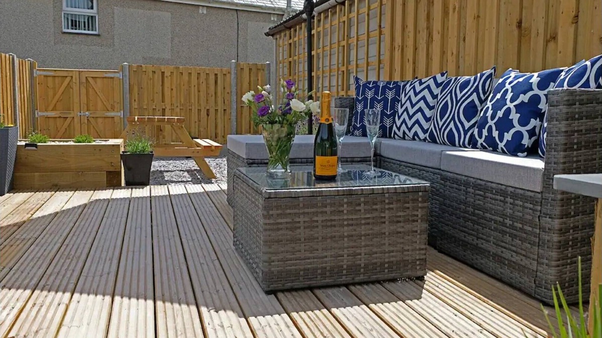 Rhyd-y-clafdy Cottage | Broom Cottage Close To The Beach & Pwllheli Marina
