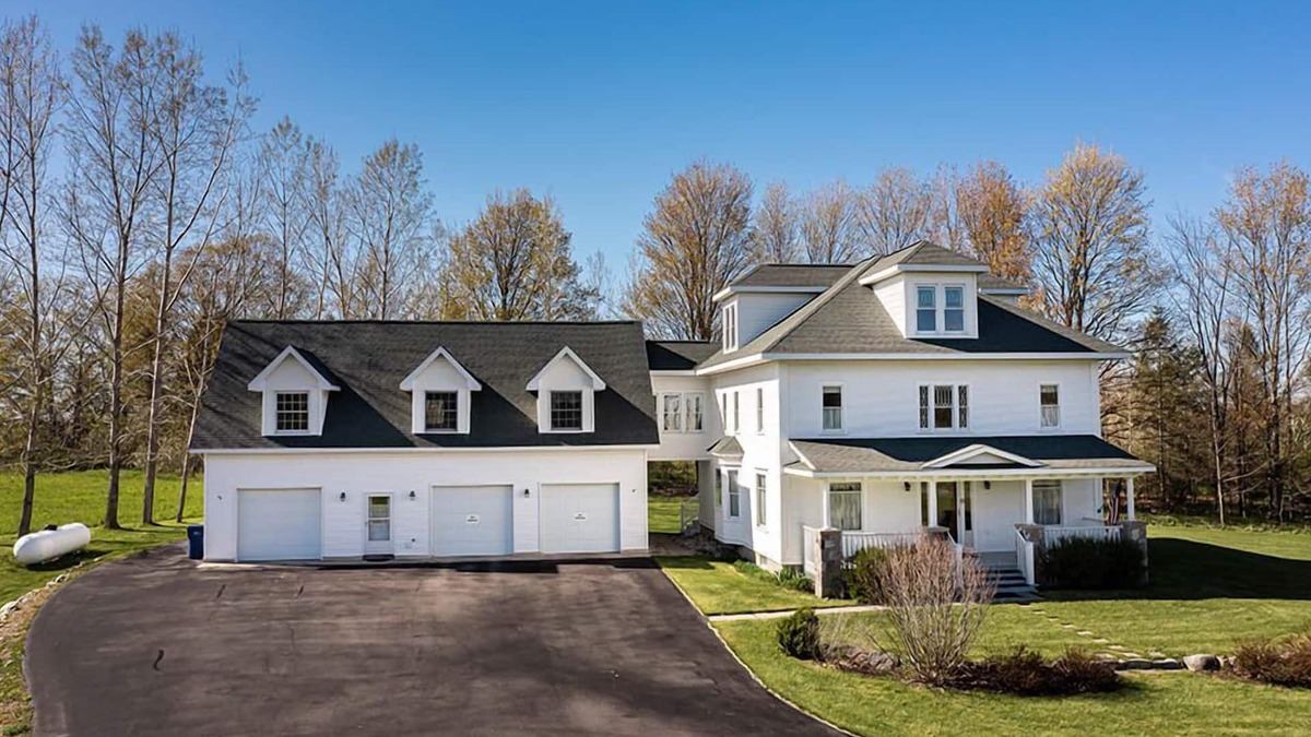 Williamsburg Apartment | Broomhead Farmhouse Apt Traverse City