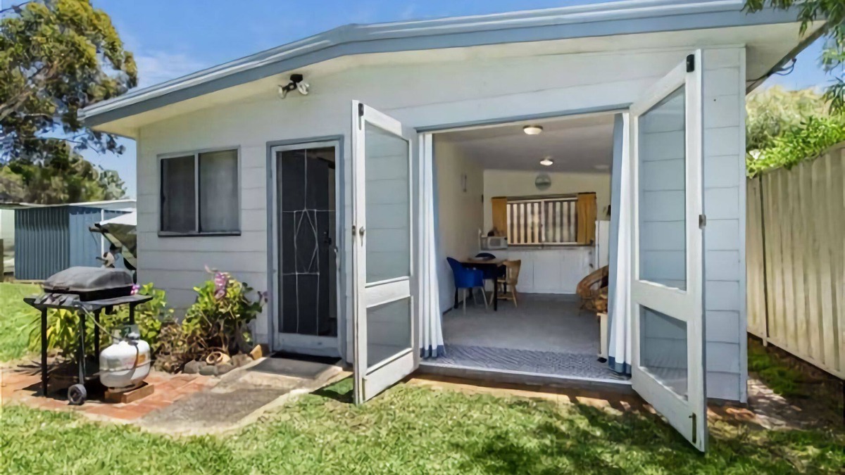 Broulee Cabin | Broulee Surf Shack - Walk to the beach