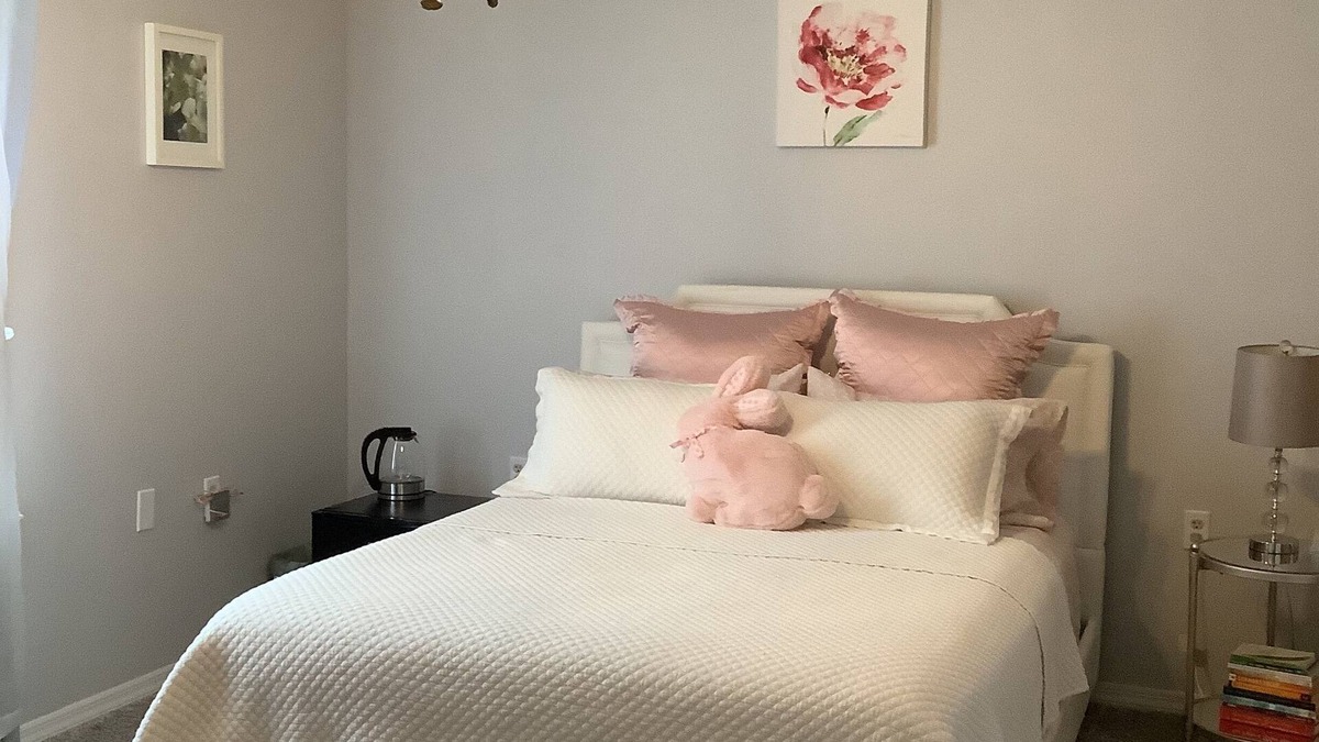 Palmetto Bed & Breakfast | Brown Bunny BnB-Bakery A Peaceful Retreat Palmetto FL Outdoor Spaces WiFi AC