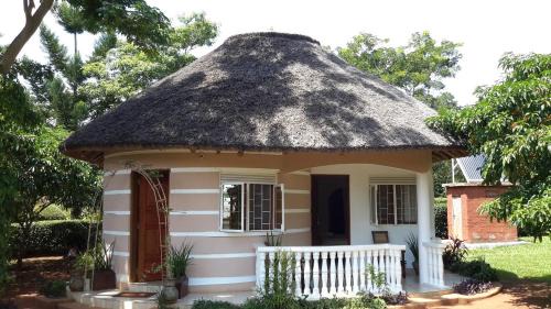 Lira Bed & Breakfast | Brownstone Country Home