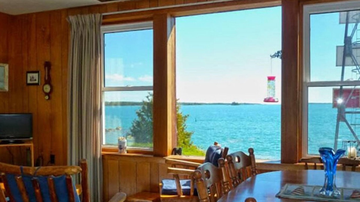 Algoma District Cabin | Bruce Bay Cottages & Lighthouse